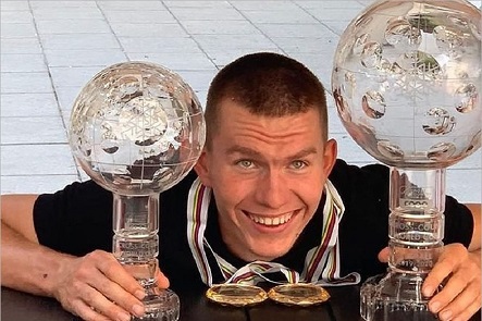 Два глобуса