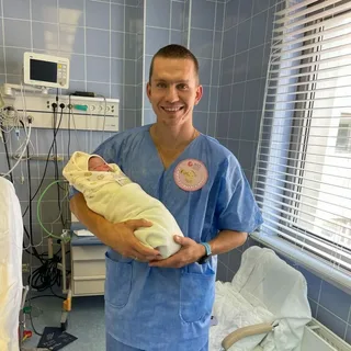 Отец и дочь Ева